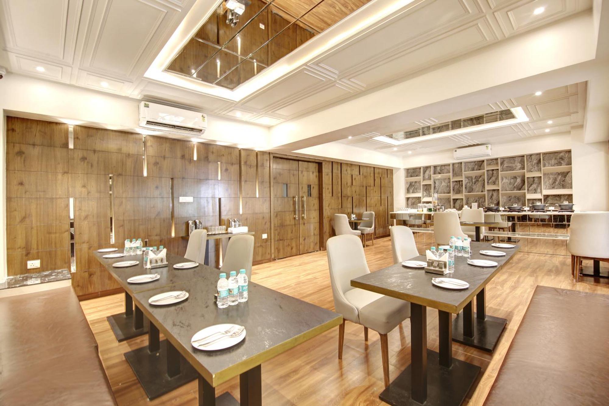 Marks Hotel & Banquet Noida Ngoại thất bức ảnh