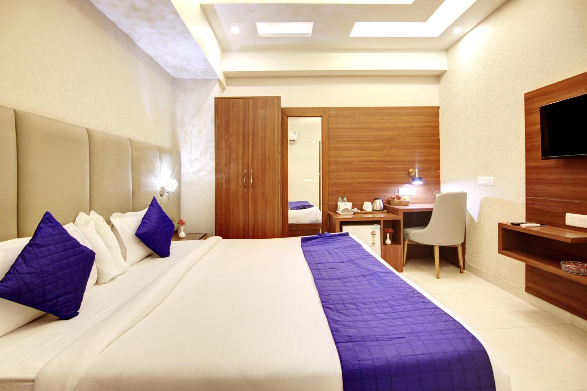 Marks Hotel & Banquet Noida Ngoại thất bức ảnh