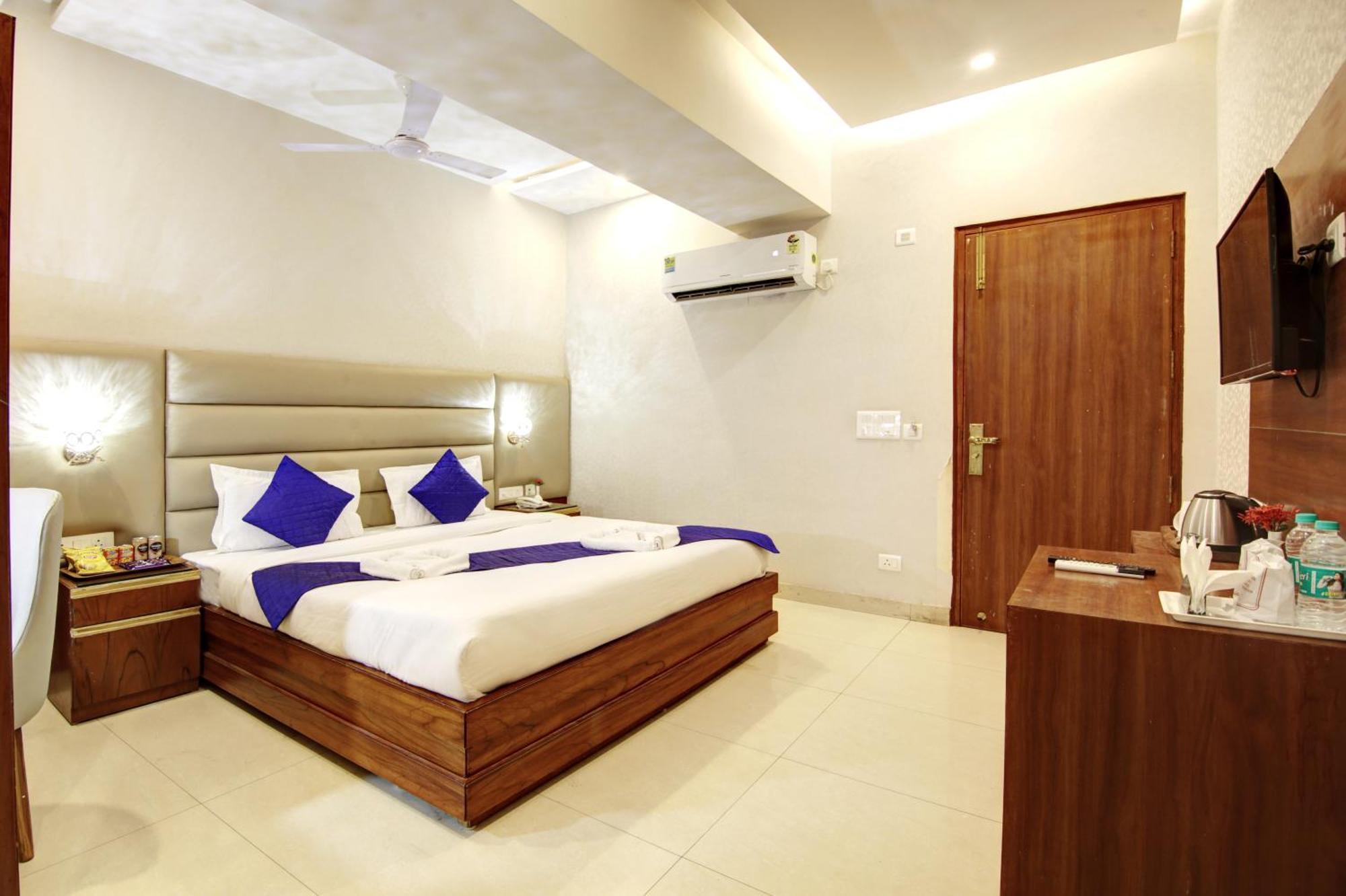 Marks Hotel & Banquet Noida Ngoại thất bức ảnh