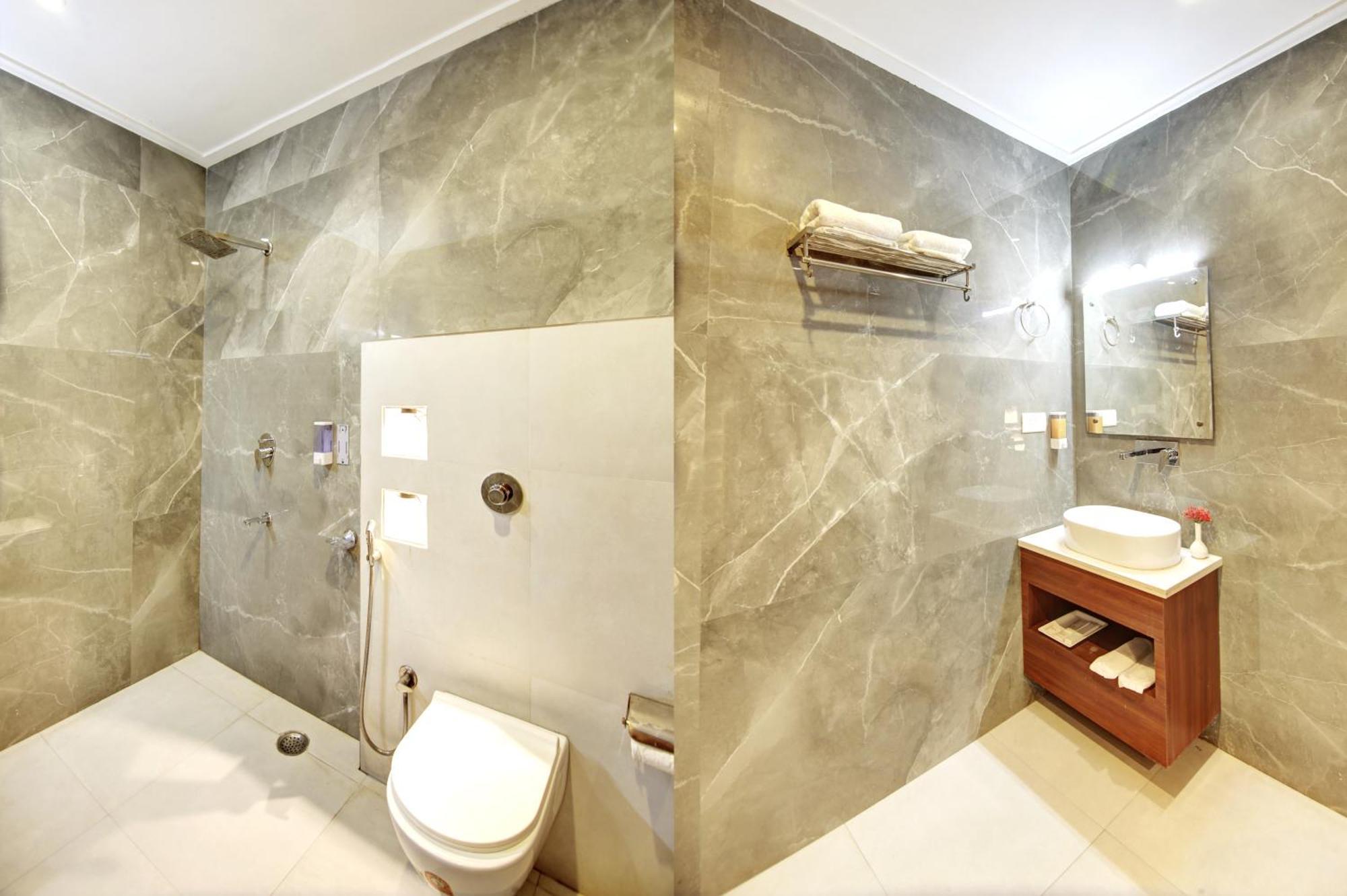Marks Hotel & Banquet Noida Ngoại thất bức ảnh
