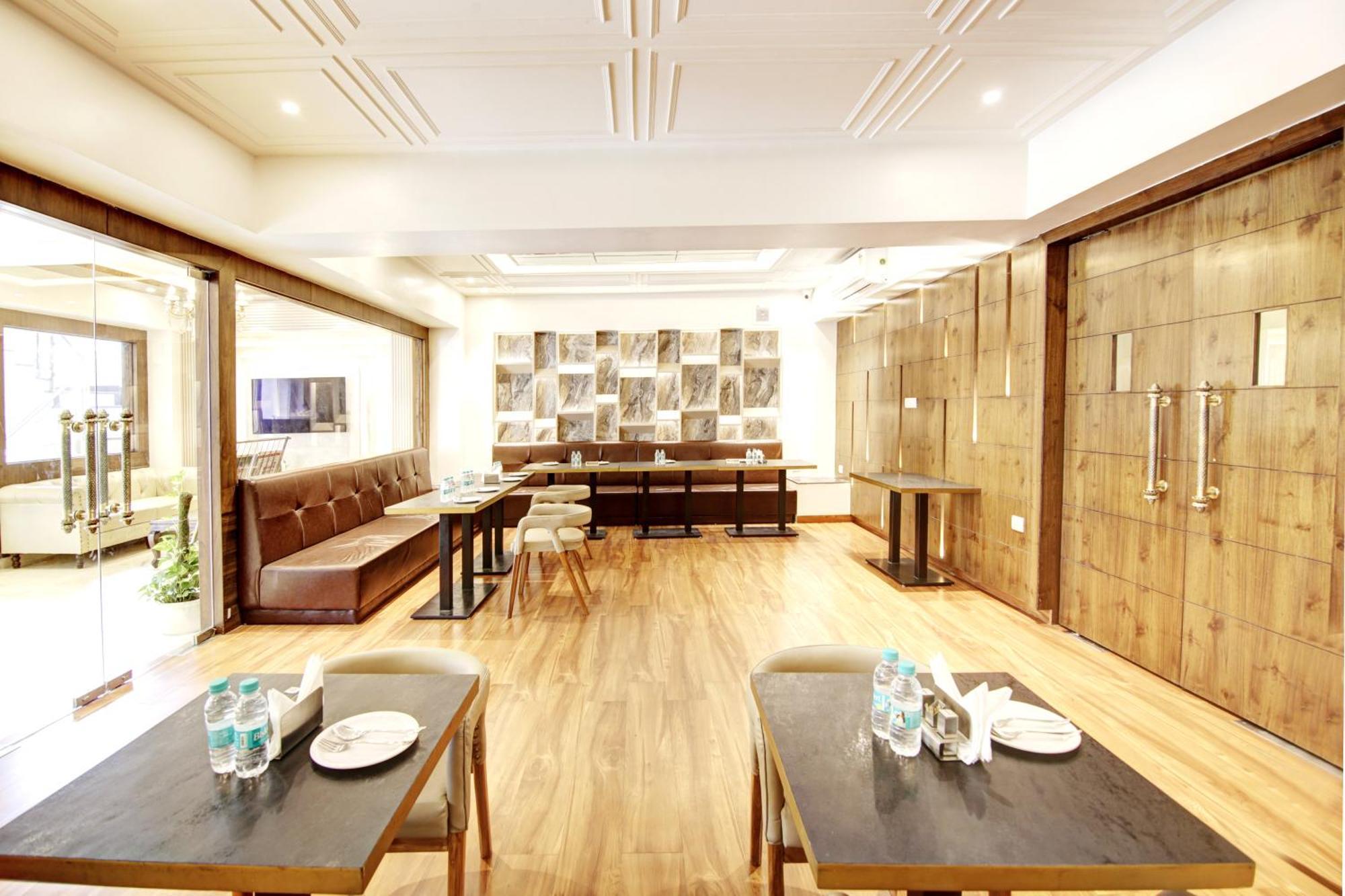 Marks Hotel & Banquet Noida Ngoại thất bức ảnh